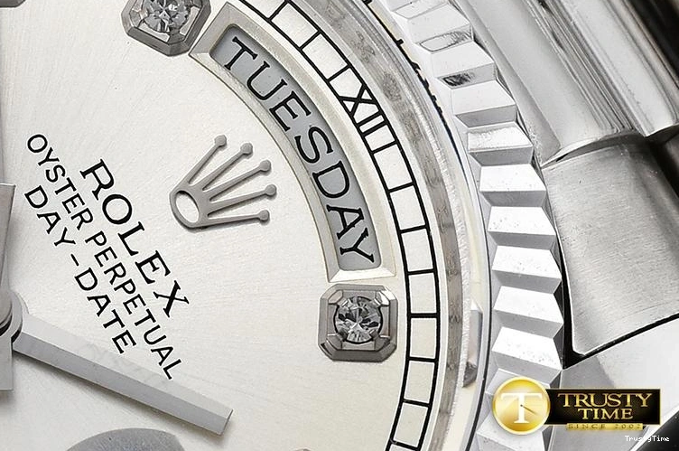 0403 RDD0214C – DayDate 36mm Classic 685